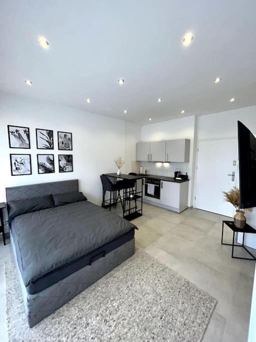 Bahnhofsapartment Loerrach Bagian luar foto
